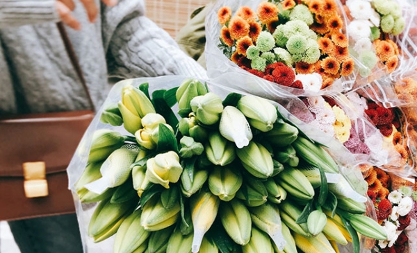 Buchete de Flori - Eleganța și Simbolismul Frumuseții Naturii